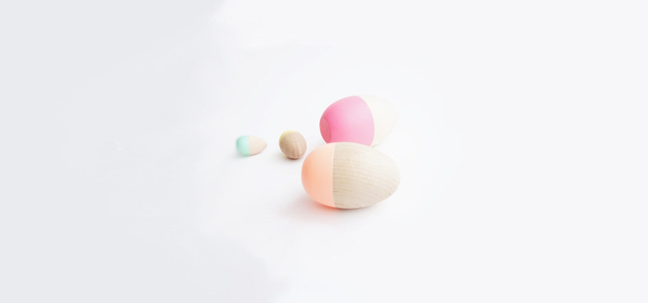 Color dipped small wooden salad bowl